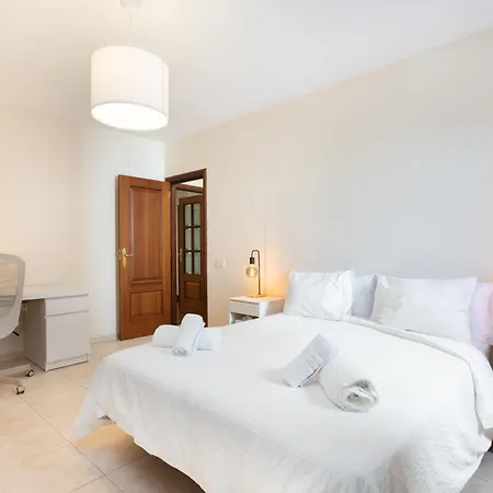Home2book Design & Luminous Cruz Center Santa Cruz de Tenerife