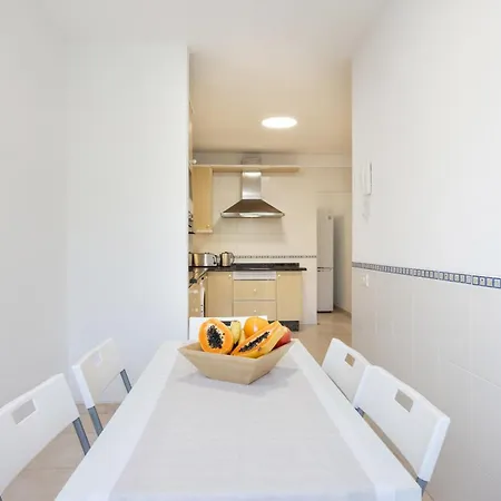 Apartment Home2book Design & Luminous Cruz Center