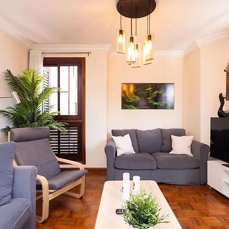 Home2book Design & Luminous Cruz Center Apartment