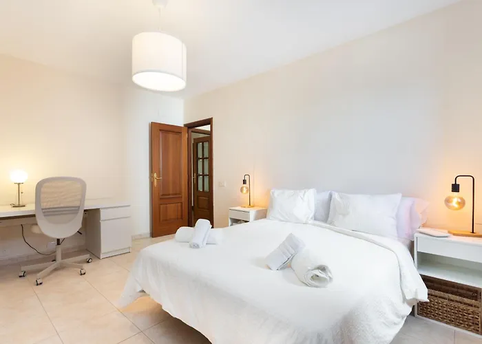 Home2book Design & Luminous Cruz Center Santa Cruz de Tenerife