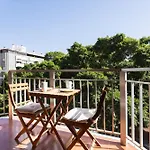 Home2book Design & Luminous Cruz Center شقة